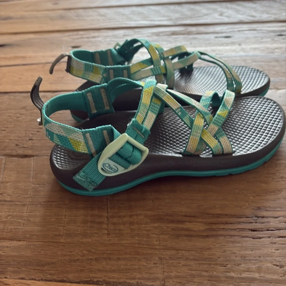 Chacos - Girls Size 2